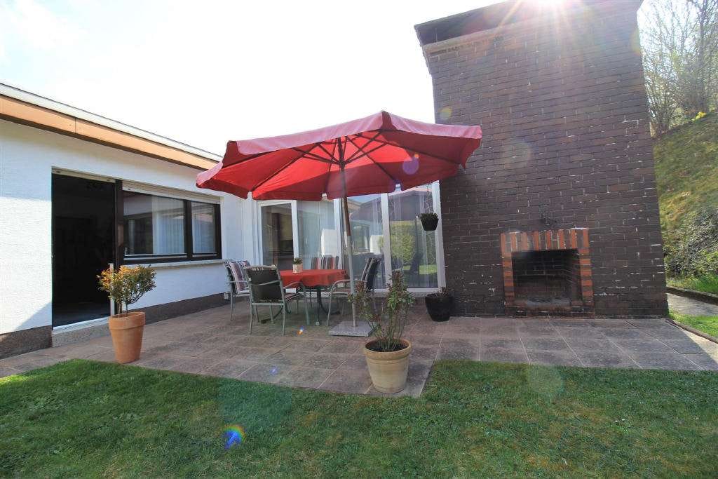 Immobilie in Kirschweiler - Renoviertes und gerade neu vermietetes Einfamilienhaus in Kirschweiler mit großem Wellnessbad  - Bild 2