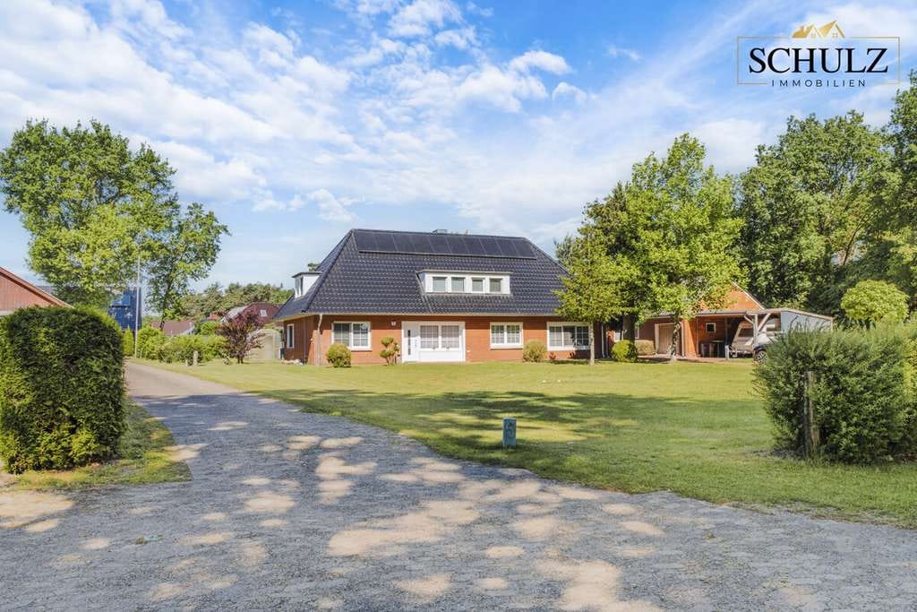 Immobilie in Friesoythe - ** Großes Wohnhaus am Wald – neues Dach, neue Pelletheizung & Platz für mehrere Generationen ** - Bild 0