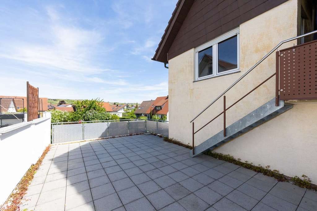 Immobilie in Hessigheim - WEITBLICK: Großzügiges Zweifamilienhaus mit Entwicklungspotenzial! - Bild 1