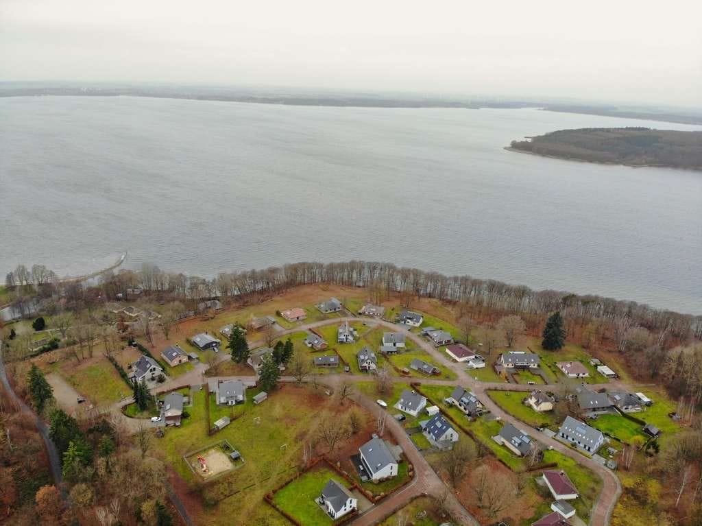Immobilie in Fünfseen - Lenz I Traumhaftes Doppel-Ferienhaus unmittelbar am Plauer See. - Bild 3