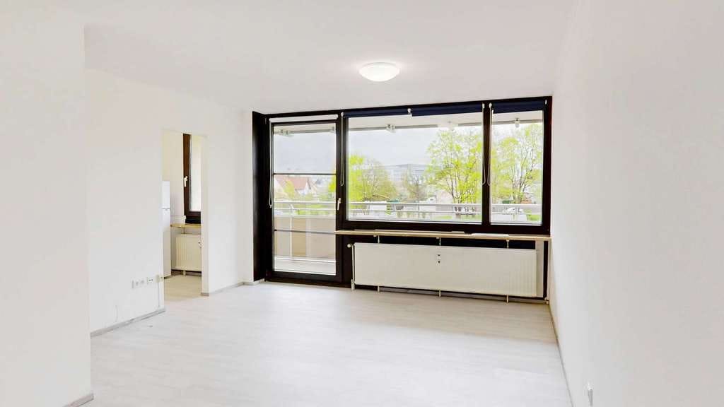 Immobilie in Ingolstadt - Einziehen oder investieren – 1-Zimmer-Wohnung mit Balkon - Bild 2