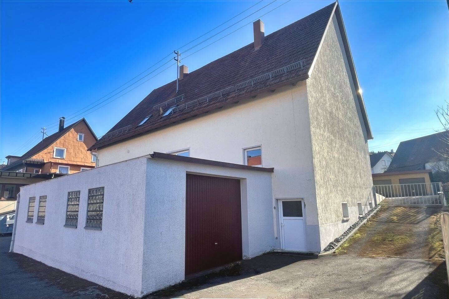 Immobilie in Böttingen - Großes Wohnhaus mit Garagen und Werkstatt in Böttingen - Bild 3