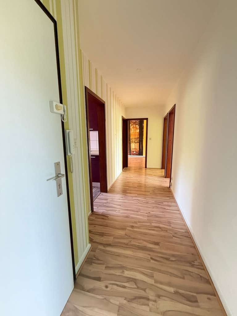 Immobilie in Laatzen - Helle 4-Zimmer-Wohnung in ruhiger Lage mit Balkon in Laatzen!  - Bild 2