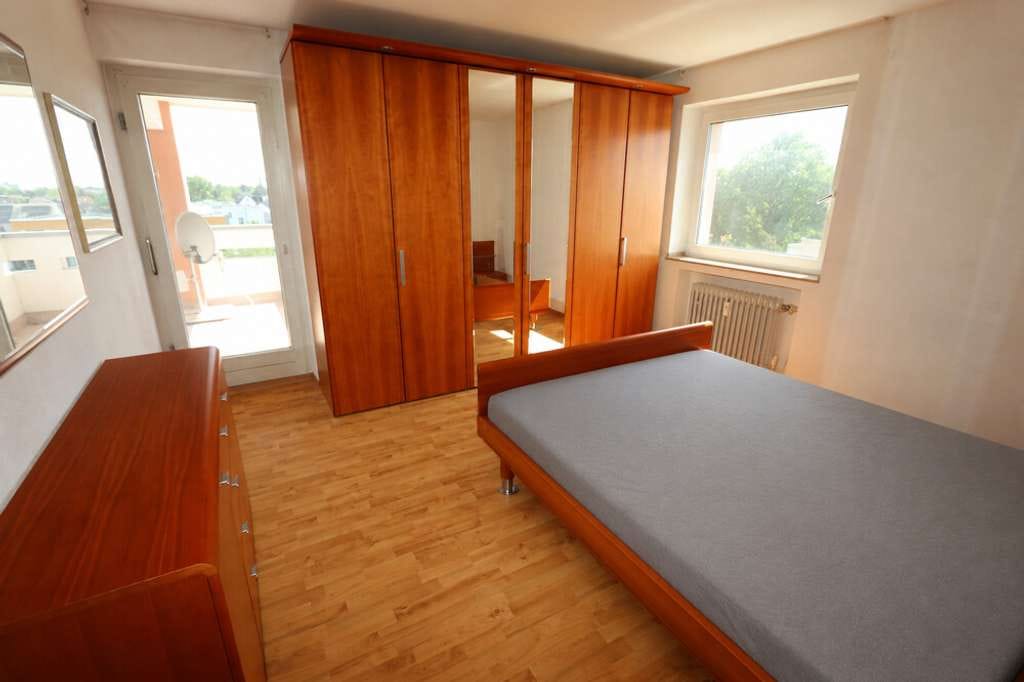 Immobilie in Kaarst - + Kaarst + 4-Zimmer-Wohnung +  ca. 105 m² Wohnfläche + Balkon + inkl. TG-Stellplatz + - Bild 4