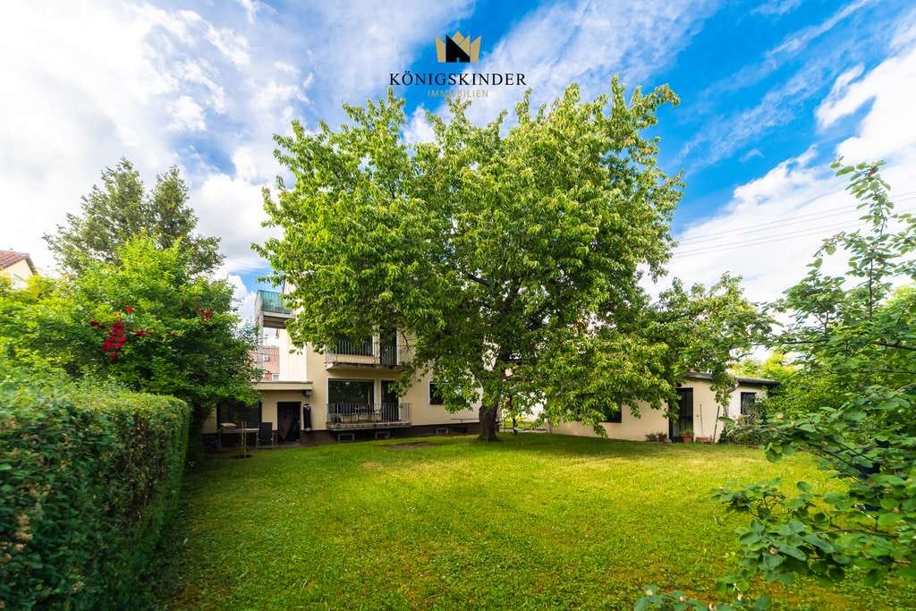 Immobilie in Weil der Stadt - Mehrfamilienhaus mit 4 Wohneinheiten, Garten und 3 Garagen - Bild 0