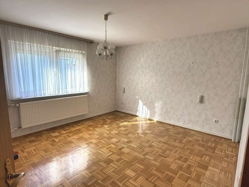 Immobilie in Stetten am kalten Markt - Gepflegtes Ein- bis Zweifamilienhaus mit Gartenhaus und Garage – perfekt für Familien - Bild 3