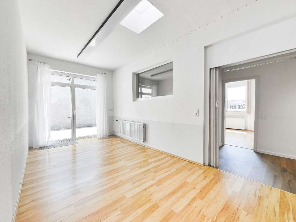 Immobilie in Leverkusen - NEU: Vermietetes 3-Familienhaus + angebauter Bungalow in attraktiver Kombination - Bild 1