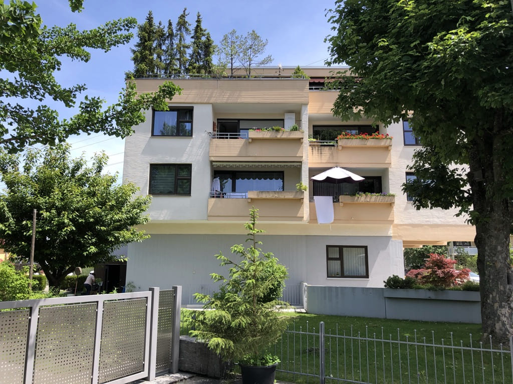 Immobilie in Stadtbergen - Helle 2,5 ZKB in Leitershofen mit großem Balkon und Einzelgarage - Bild 2