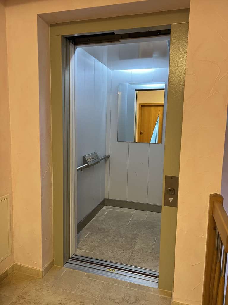 Immobilie in Ruhla - Kaufpreisreduzierung um knapp 100.000 EUR - BARRIEREFREI / FAHRSTUHL - luxuriöses Einfamilienhaus - Bild 2