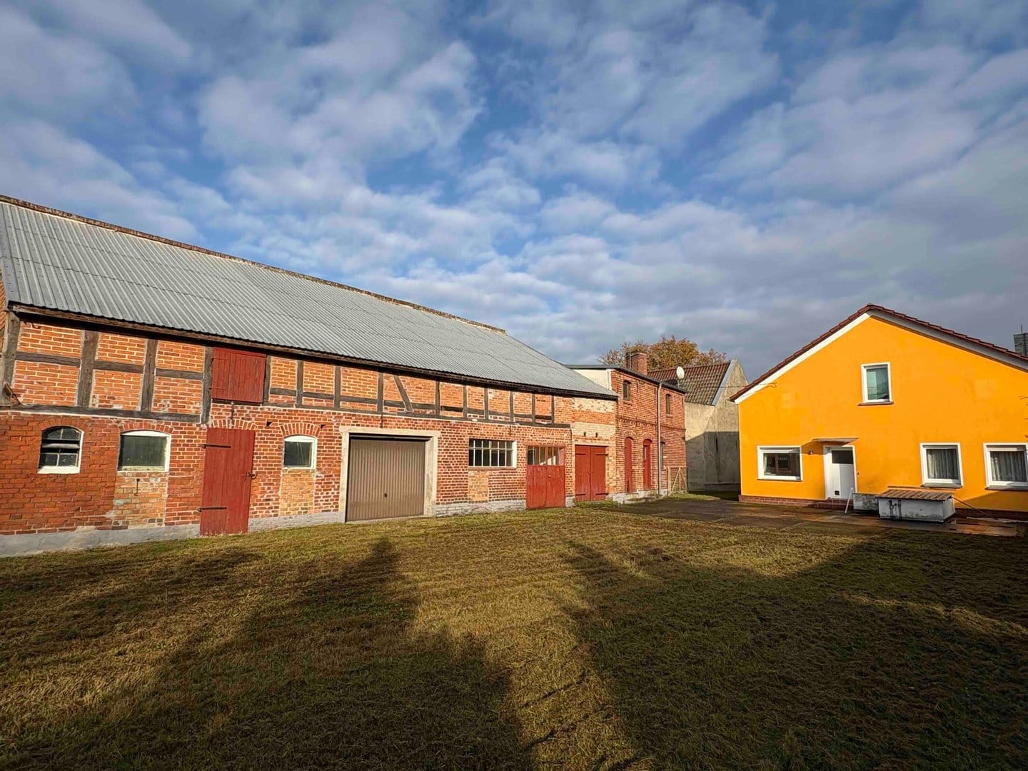 Immobilie in Karstädt - Haus, Hof & Land für Ruhe-Suchende! Schöne Dorflage bei Karstädt - Bild 0
