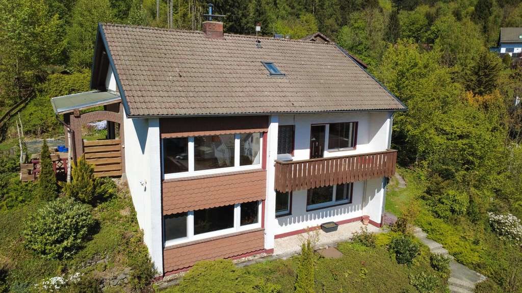 Immobilie in Bad Grund - Reizvolle Immobilie mit Traumblick und tollen Wohnmöglichkeiten - Bild 1