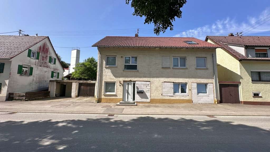 Immobilie in Wehingen - Renditestarkes Zweifamilienhaus – ideal für Kapitalanlage oder auch Eigennutzung in 78564 Wehingen - Bild 2