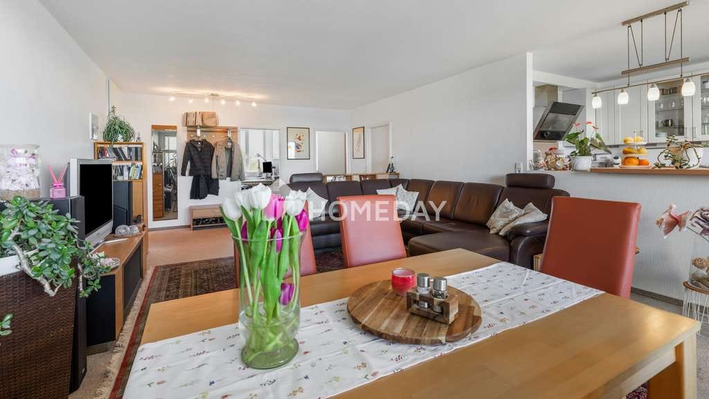 Immobilie in Lehrte - Lichtdurchflutete 3-Zimmer-Wohnung mit Loggia, Garage sowie Pool und Sauna im Haus - Bild 3