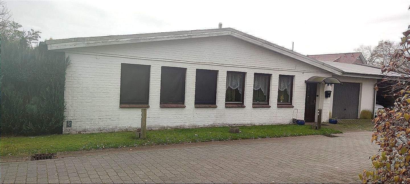Immobilie in Dörverden - Preissenkung!!! Zweifamilienhaus in Bungalow-Form in Dörverden nahe am Gemeinde-Kindergarten! - Bild 1