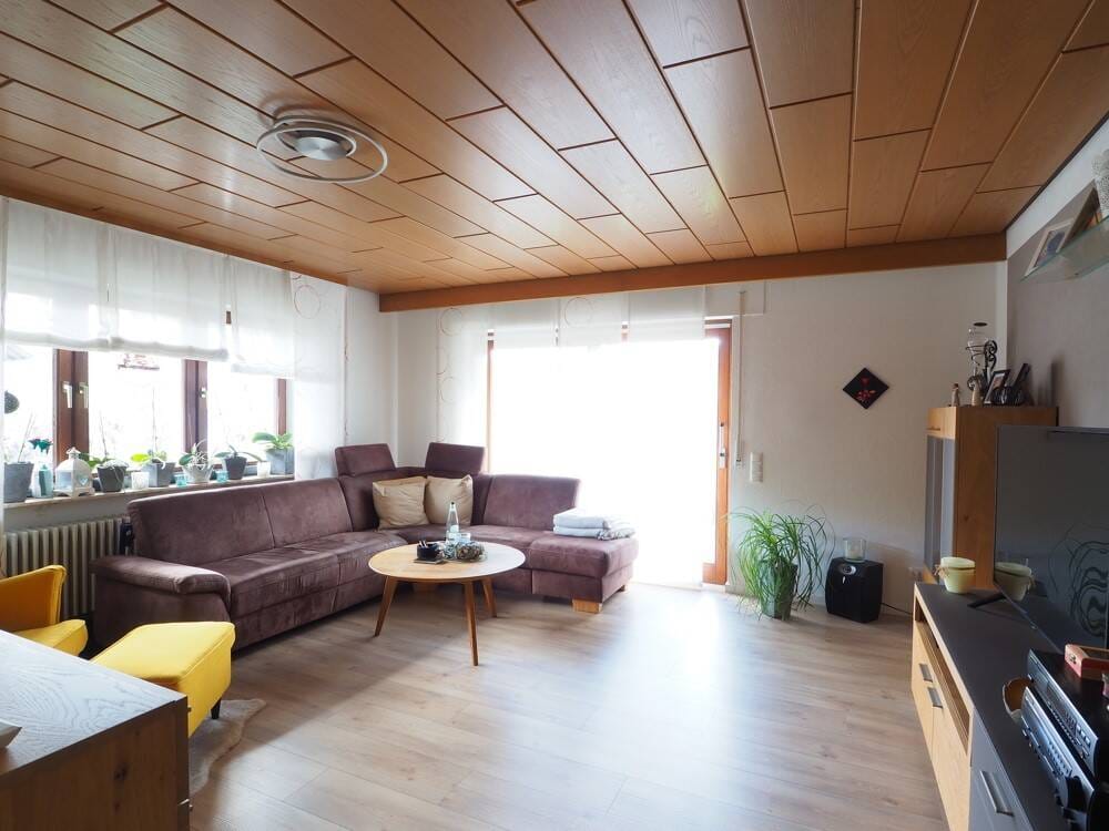 Immobilie in Oppenau - ***Gepflegtes Zweifamilienhaus mit Ausbaupotential in ruhiger Lage von Oppenau-Ramsbach*** - Bild 2