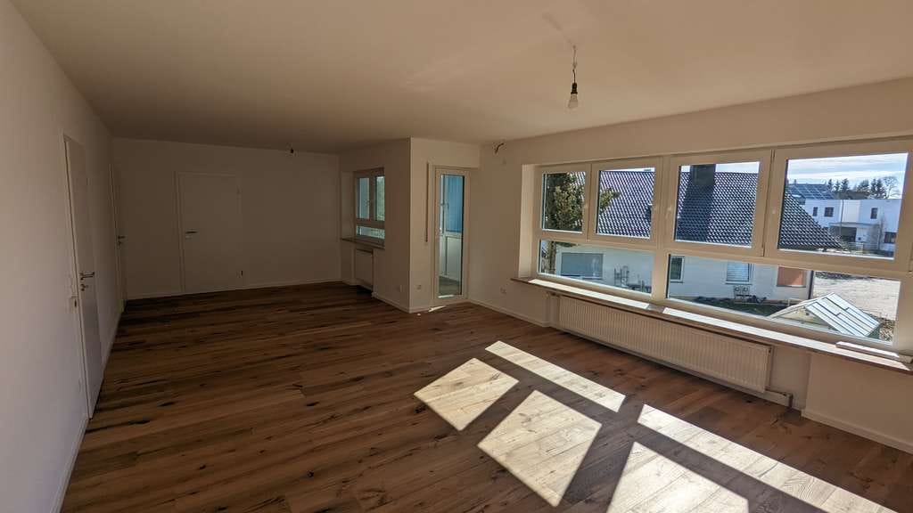 Immobilie in Kleinaitingen - Wunderschöne renovierte helle Wohneinheit - Gebäude wird durch WEG energetisch fertig saniert - Bild 3
