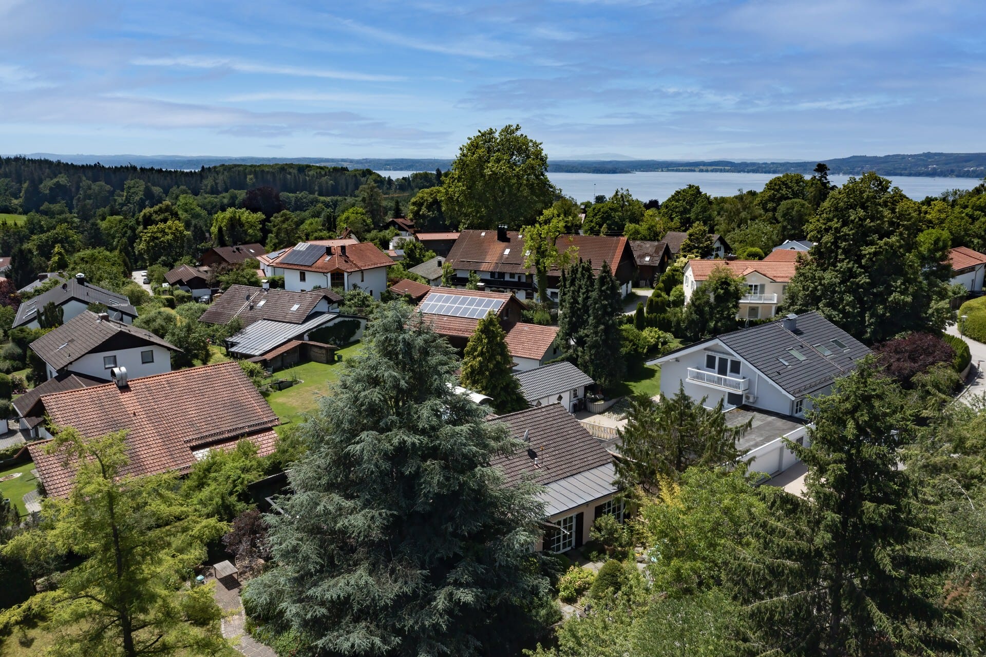 Immobilie in Münsing - AIGNER - Großzügiges Einfamilienhaus in begehrter Lage von Münsing/Ammerland - Bild 0
