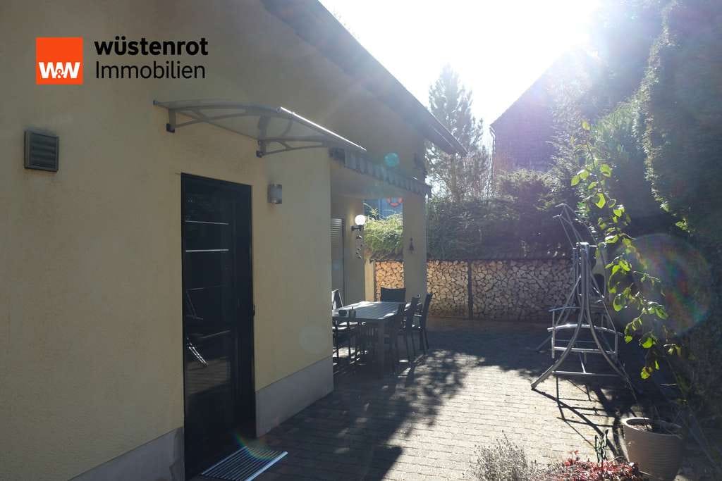 Immobilie in Erlau - Charmantes Einfamilienhaus mit großem Grundstück, Pool & Scheune in ruhiger Lage in Beerwalde - Bild 4