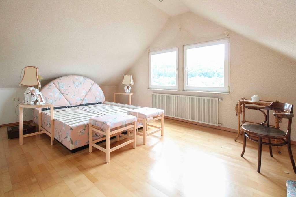 Immobilie in Eppstein - Großzügiges EFH inkl. ELW mit Potential in Eppstein - ideal für Familien und Mehrgenerationenwohnen - Bild 5