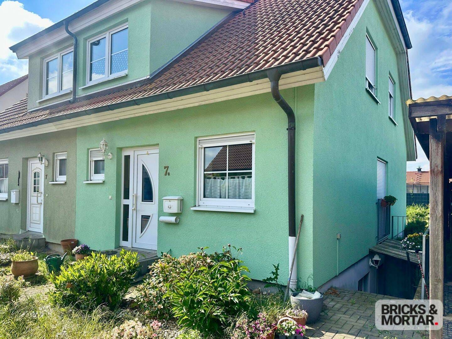 Immobilie in Schönwölkau - Einladendes Einfamilienhaus mit Garten, Terrasse und viel Platz zum Wohlfühlen - Bild 1
