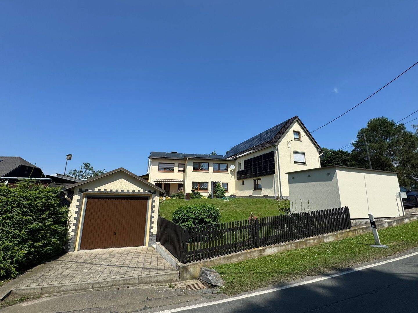 Immobilie in Neuensalz - Charmantes Mehrfamilienhaus mit vielseitigen Nutzungsmöglichkeiten nahe der Talsperre Pöhl - Bild 0