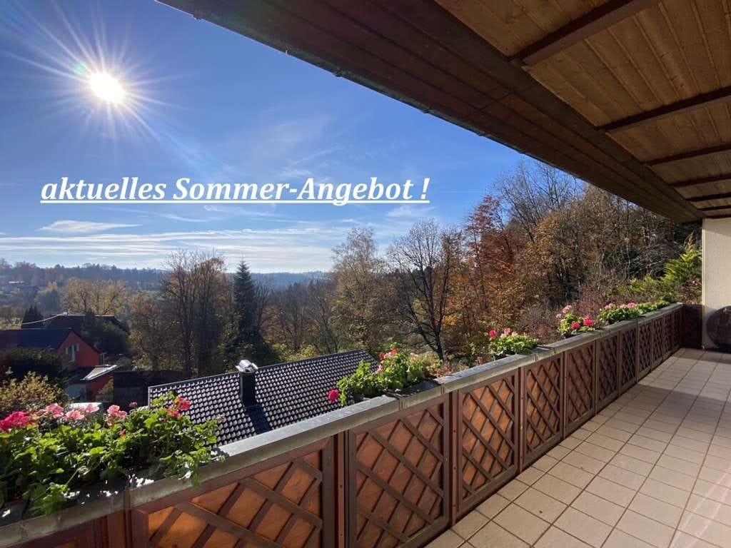Immobilie in Althütte - *** Wohnen wie im Urlaub ... großes, gepflegtes Einfamilienhaus mit toller Aussicht und ganz nah an  - Bild 0