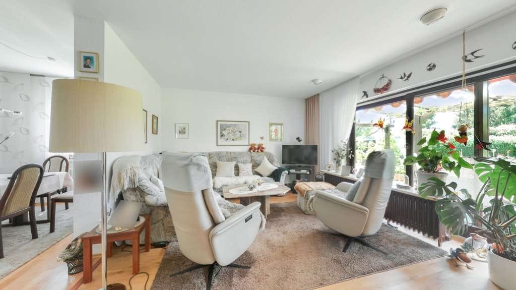 Immobilie in Hefersweiler - Einfamilienhaus im Bungalowstil mit Garage und tollem Garten - Bild 1