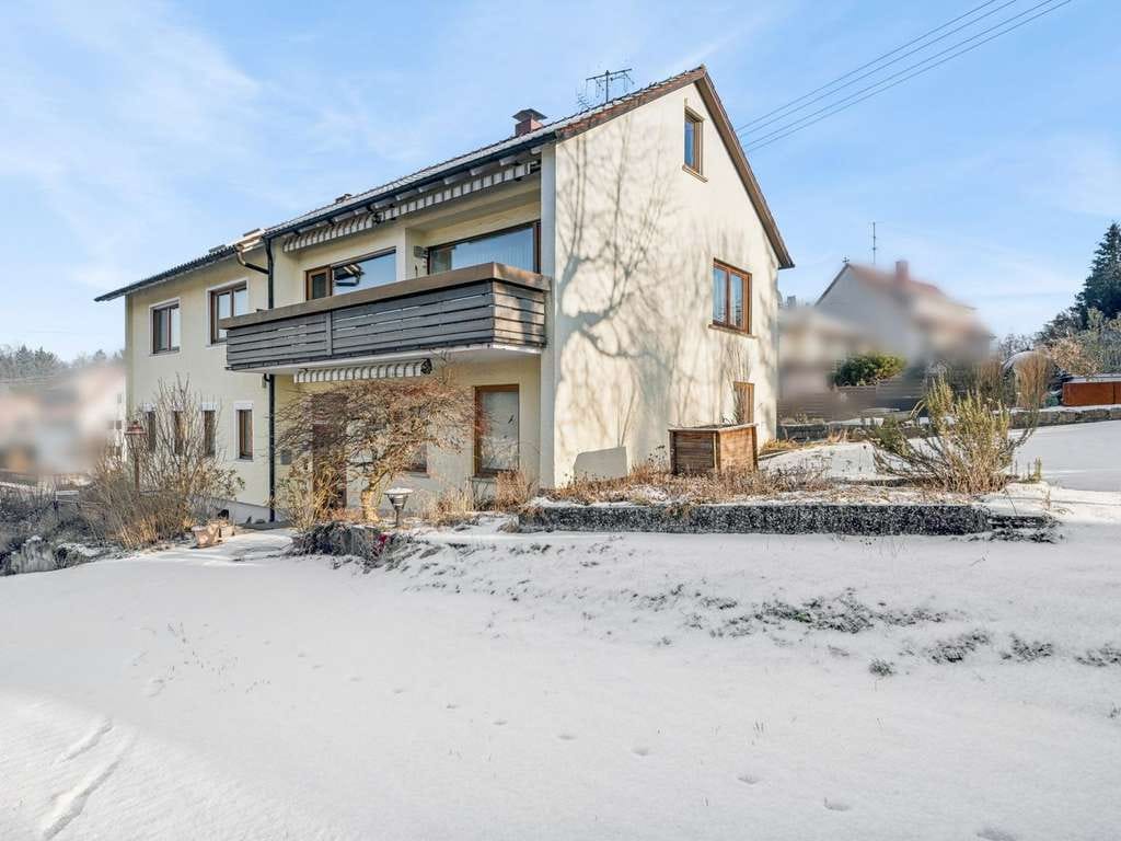 Immobilie in Waldstetten - Charmantes Einfamilienhaus mit großem Grundstück und Werkstatt in idyllischer Lage von Waldstetten - Bild 2