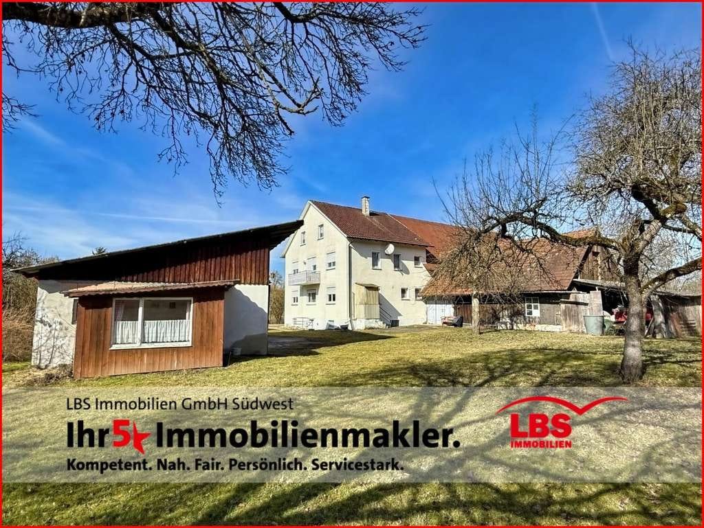 Immobilie in Sauldorf - Bauernhaus mit Nebengebäuden auf knapp 6.000 m² Grundstück in traumhafter Randlage - Bild 0