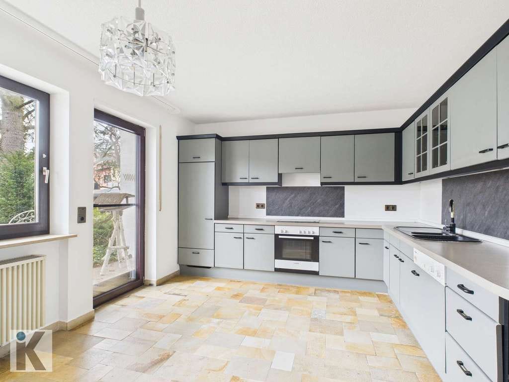 Immobilie in Maxdorf - Freistehendes Ein- bis Zweifamilienhaus mit etwa 958 m² Sonnengrundstück in bester Wohnlage! - Bild 3