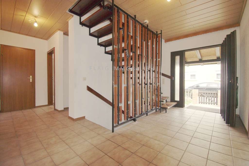 Immobilie in Böhl-Iggelheim - Nähe Speyer – Attraktives Einfamilienhaus auf 780 m² Grundstück mit Doppelgarage und  Stellflächen - Bild 3