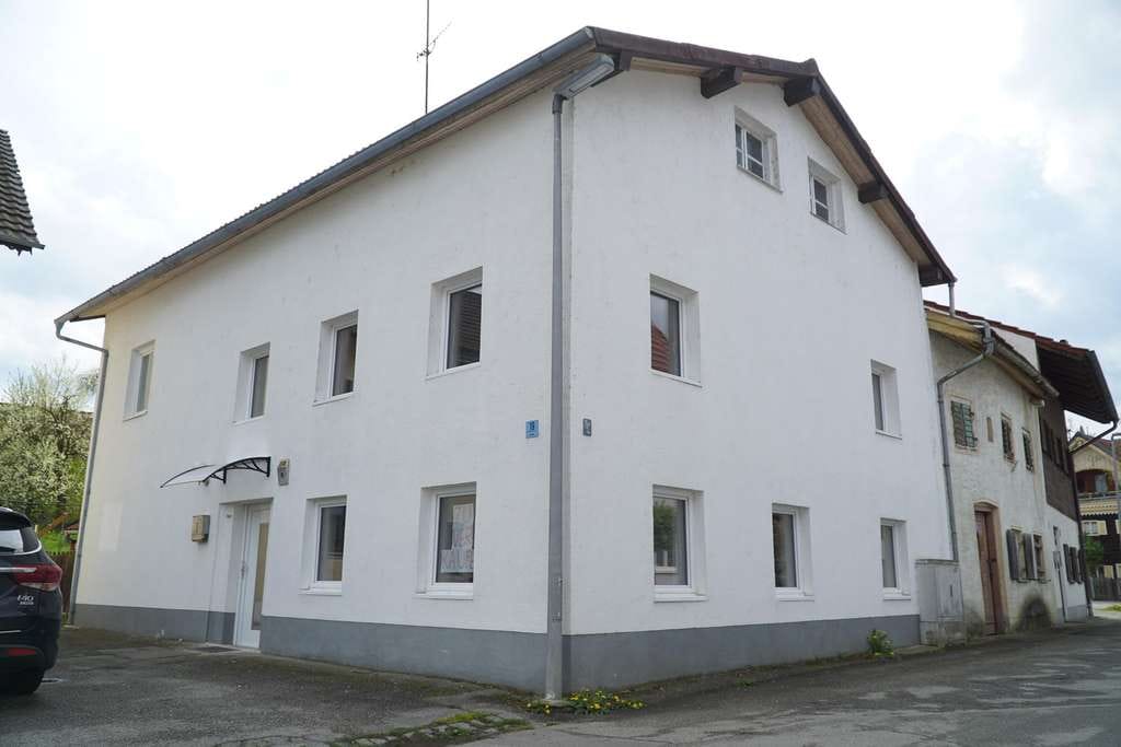 Immobilie in Eichendorf - Vollständig renoviertes und modernisiertes 5-Zimmer-Einfamilienhaus in Eichendorf - Bild 0