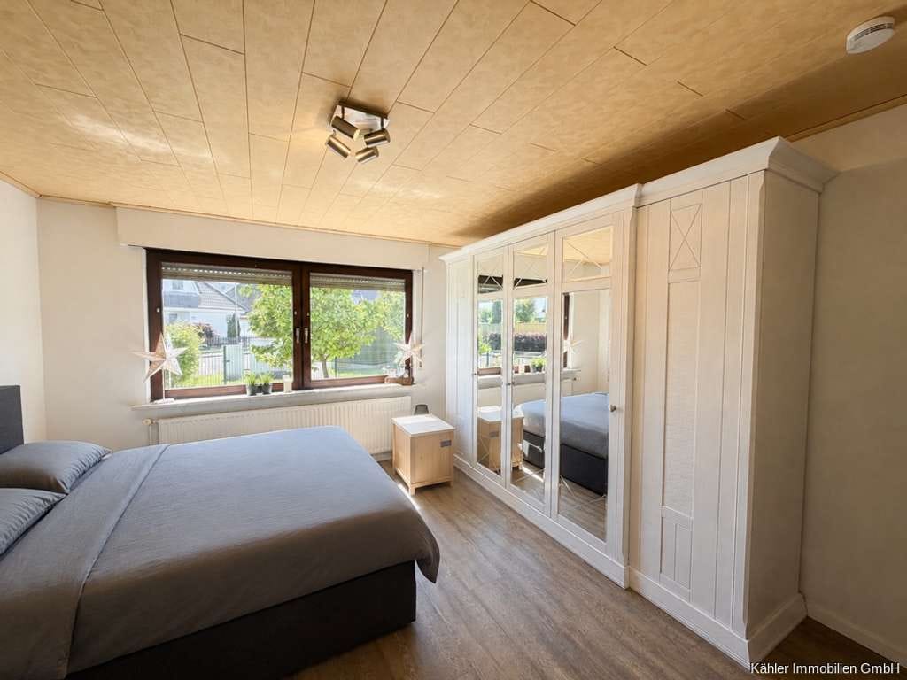 Immobilie in Büsum - Großes EFH mit ca.169 m² Wohnfläche, 3 Wohneinheiten in ruhigem Büsumer Wohngebiet - Bild 3