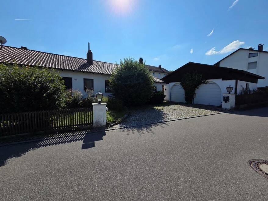 Immobilie in Mallersdorf-Pfaffenberg - Gepflegtes 1-FH mit zwei Garagen in Mallersdorf-Pfaffenberg - Bild 0