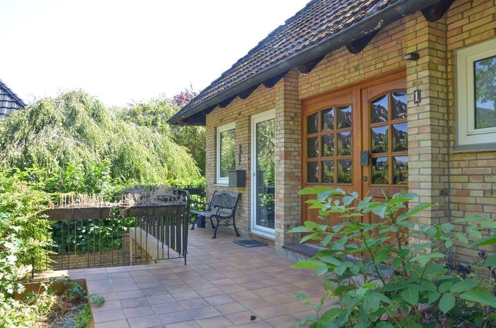 Immobilie in Molfsee - Molfsee zum Verlieben – elegantes Haus mit großem Garten - Bild 2
