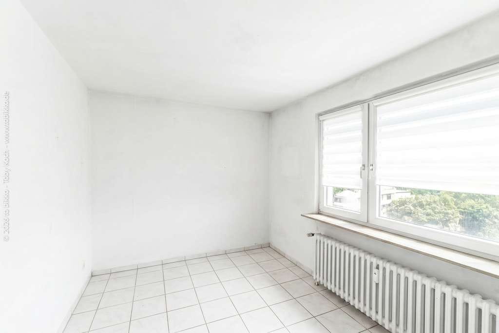 Immobilie in Neu-Isenburg - Attraktive Etagenwohnung mit Loggia und Kellerraum in Neu-Isenburg-Gravenbruch - Bild 3