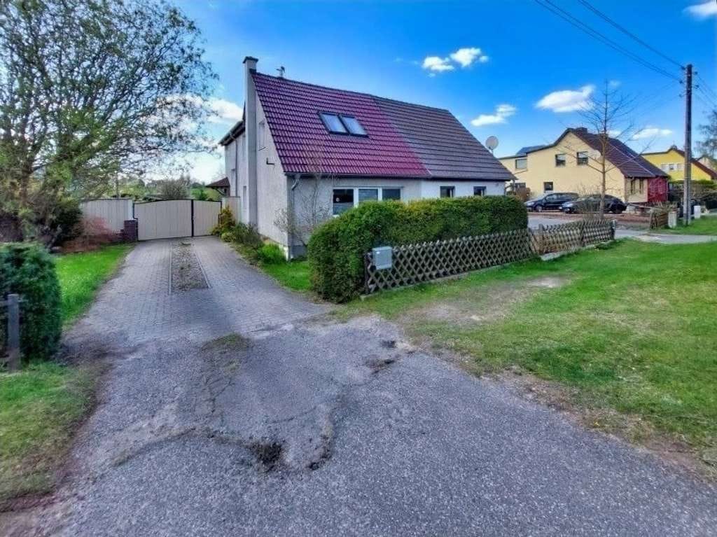 Immobilie in Lebus - Ein Zuhause mit Herz – Charmante Doppelhaushälfte in Lebus mit traumhaftem Garten und weitem Feld - Bild 0