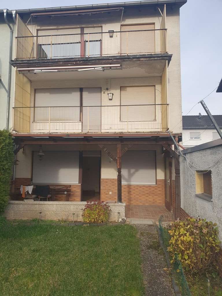 Immobilie in Bruchköbel - Handwerker aufgepasst, sanierungsbedürftiges Haus sucht neuen Eigentümer! - Bild 1