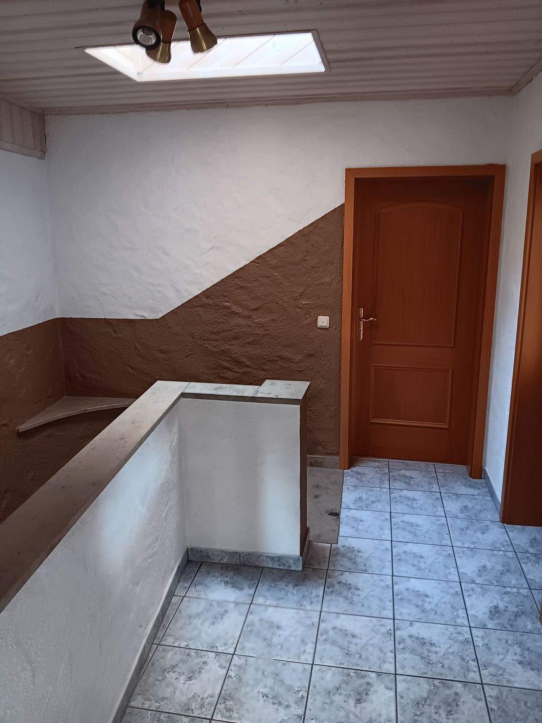Immobilie in Abensberg - 2 kleine Häuschen (alt + neu) mit Garage + viel Grund zum Preis 1 ETW - Bild 3