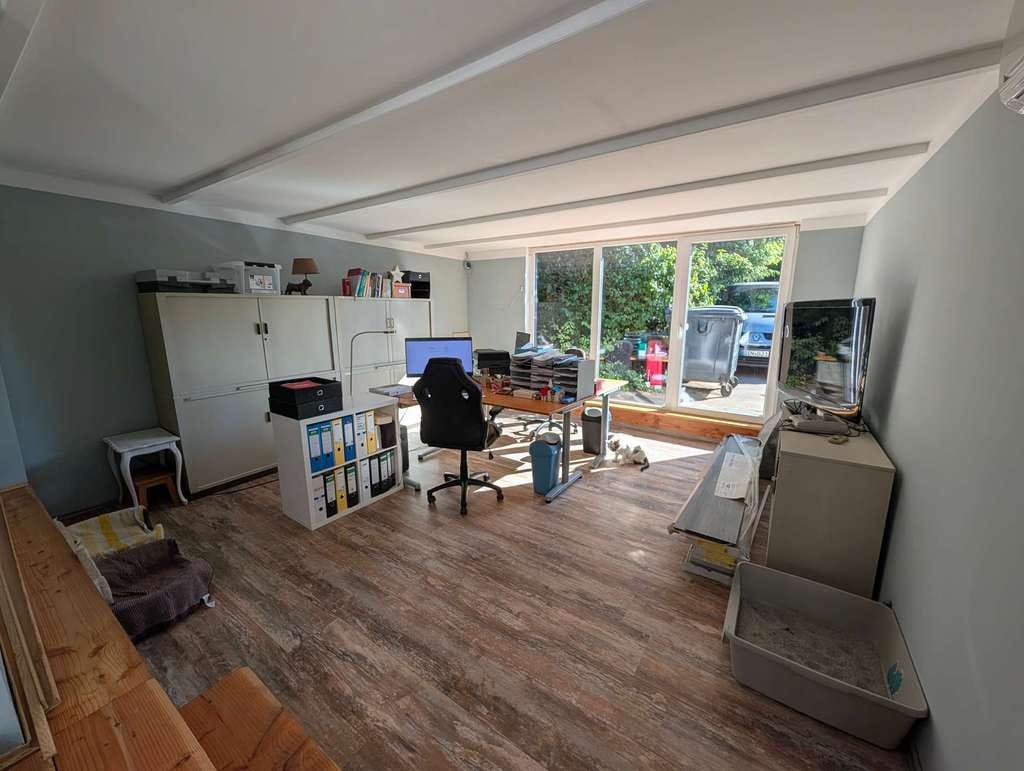 Immobilie in Voerde (Niederrhein) - Solide Substanz mit Raum für Ihre Ideen: Zweifamilienhaus mit XXL-Grundstück in Voerde - Bild 1