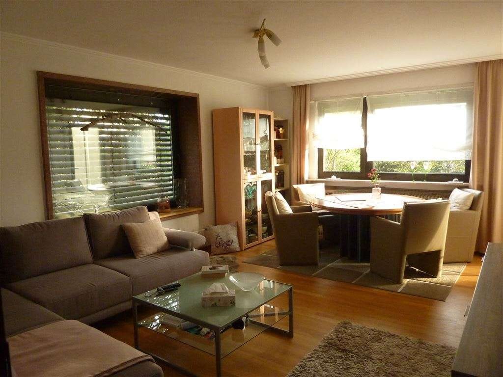 Immobilie in Hügelsheim - 2-3-Fam.haus, Hügelsheim, gute Wohnlage, Tgl-Bäder, Grundstück 1149m² + 3 Garagen. Vermietet - Bild 0