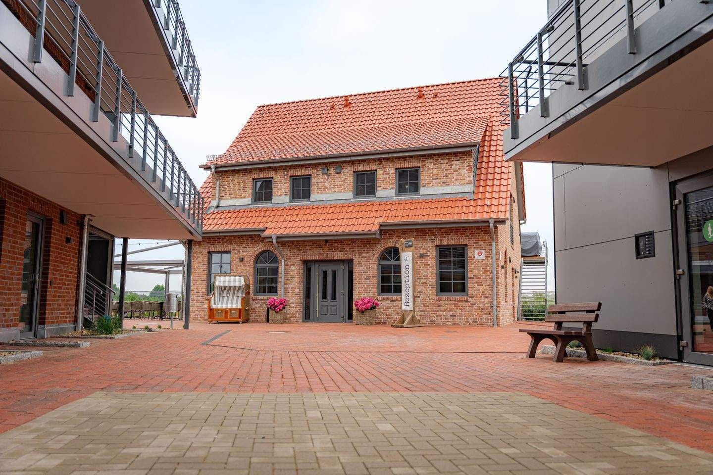 Immobilie in Grünendeich - Starke Kapitalanlage mit Wertsteigerung - Moderne Neubau-Ferienwohnung im Alten Land - mit professionellem Vermietungsservice - PROVISIONSFREI - Bild 4