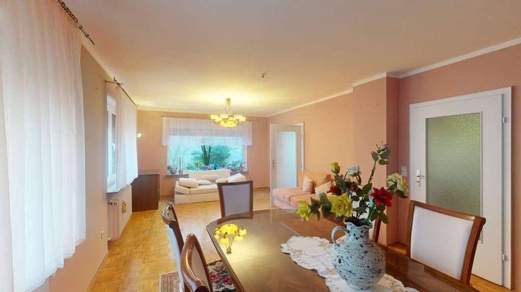Immobilie in Landau in der Pfalz - Geräumiges Einfamilienhaus mit Wintergarten, Scheune und viel Potenzial in LD-Arzheim - Bild 0