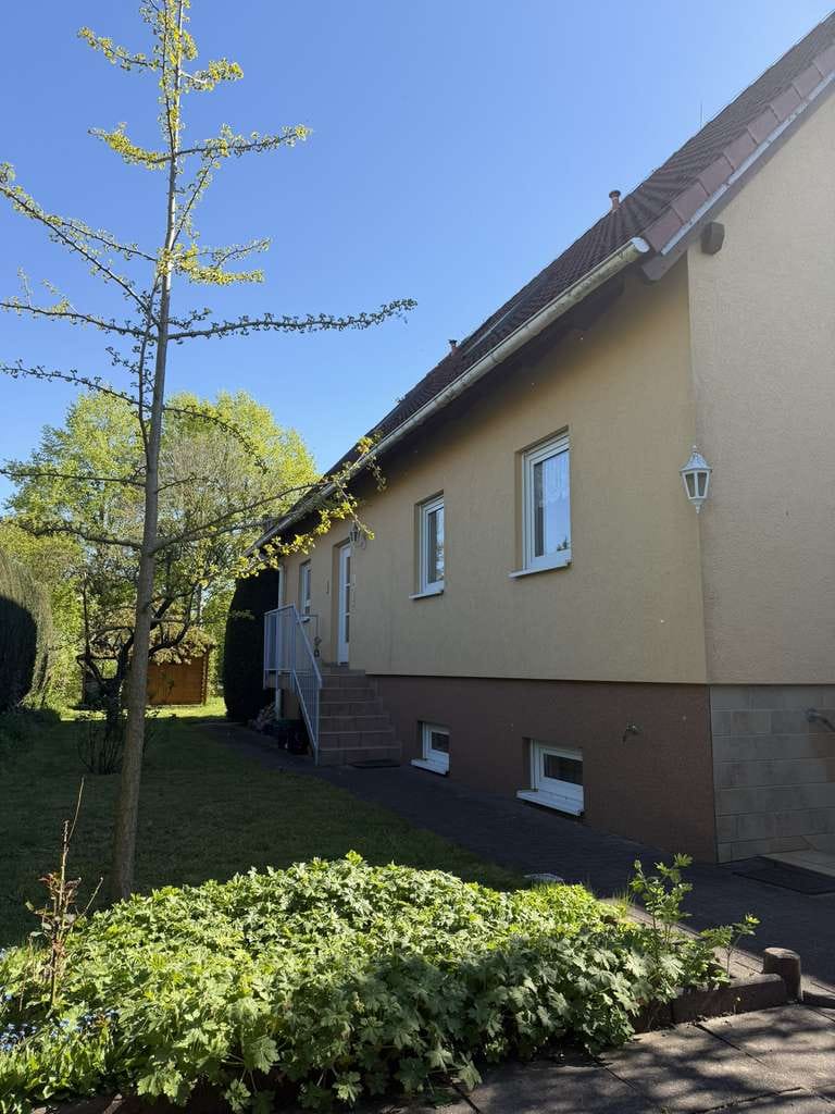 Immobilie in Radeburg - Familienfreundliches Einfamilienhaus mit Einliegerwohnung - Bild 1