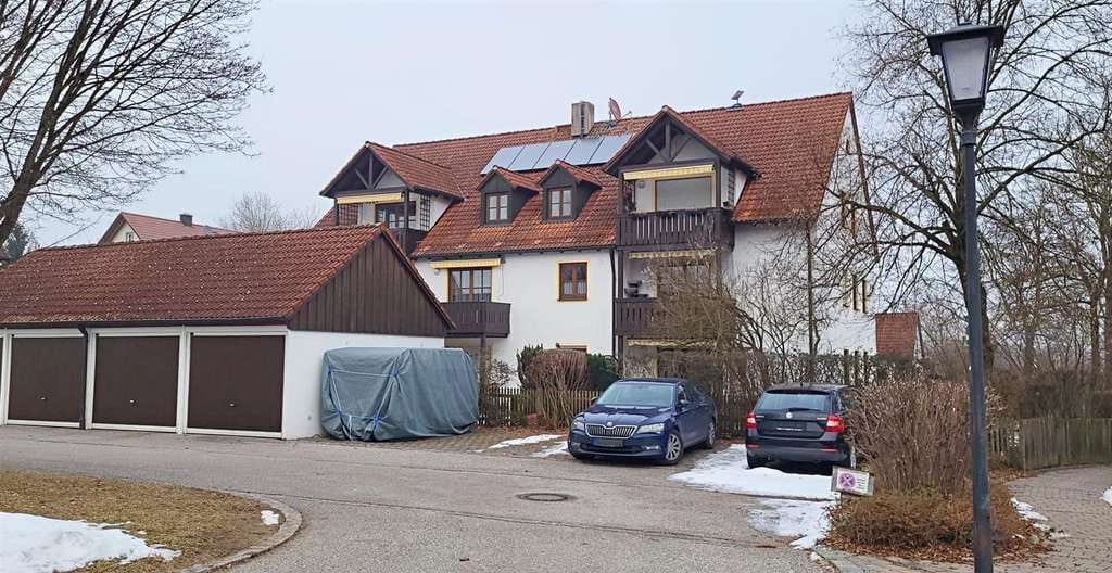 Immobilie in Wang - Großzügig Wohnen im Grünen! 3-Zi.-Wohnung mit Balkon in Wang, Ortsteil Volkmannsdorf - Bild 1