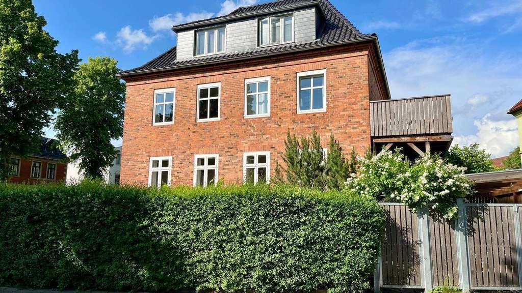 Immobilie in Ludwigslust - Stadtvilla mit Charakter, Charme und Perspektive – seltene Gelegenheit in Bestlage von Ludwigslust - Bild 2