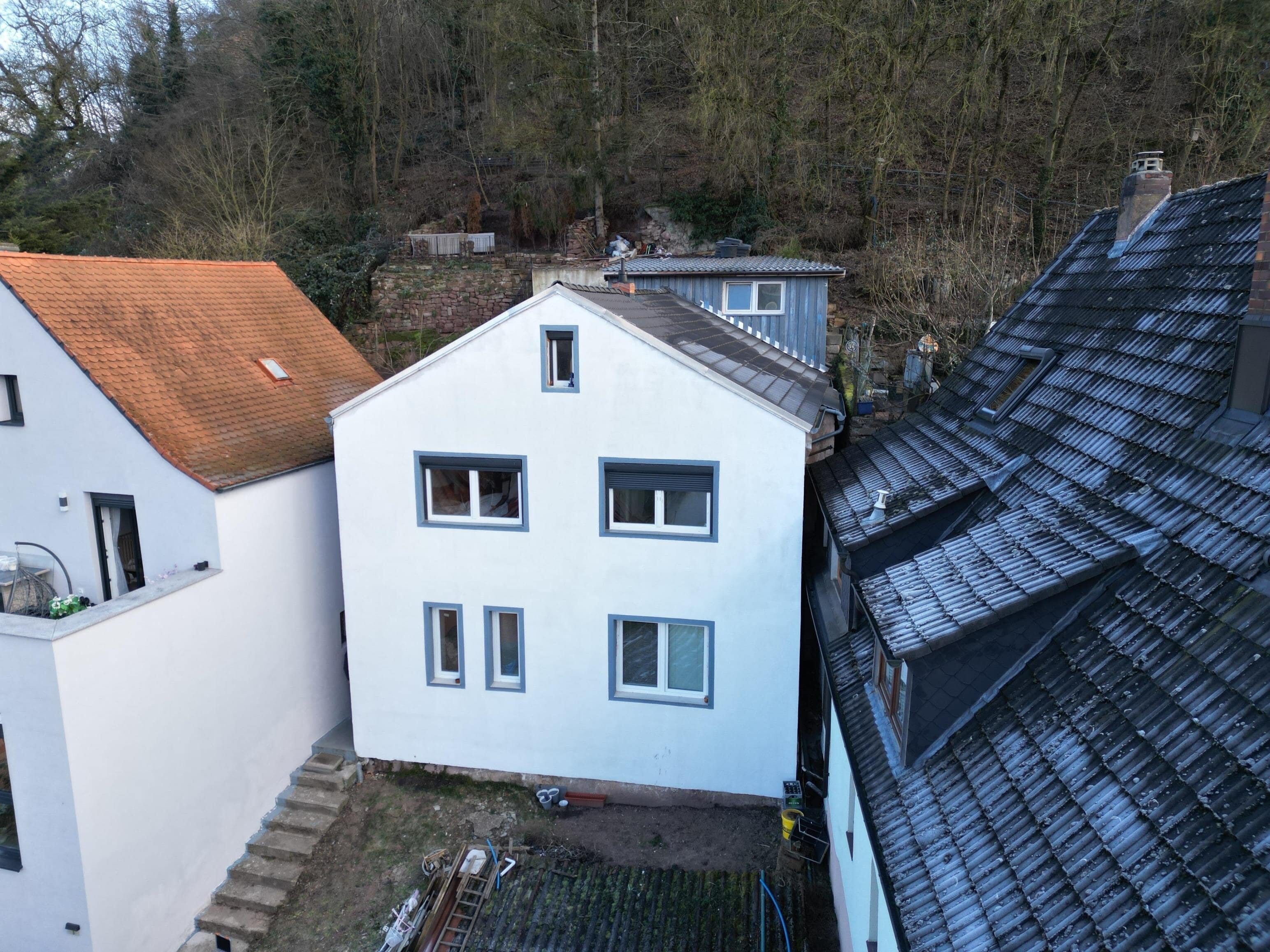 Immobilie in Gemünden am Main - Charmantes Einfamilienhaus mit Altstadtblick und großzügigen Terrassenflächen - Bild 1