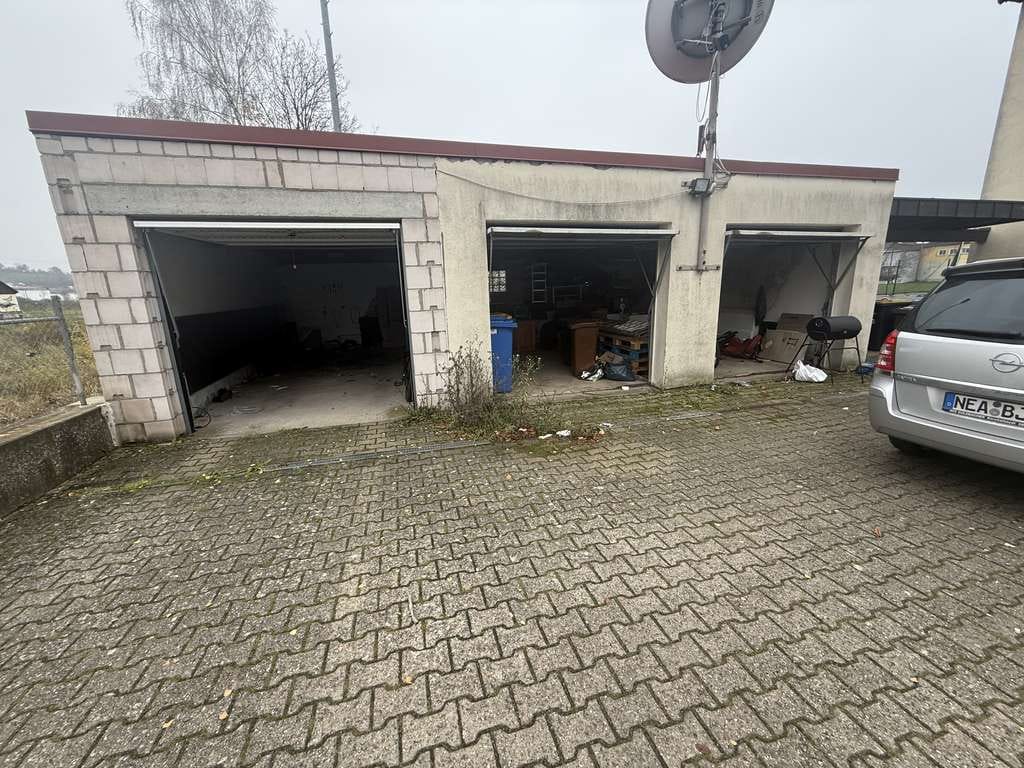 Immobilie in Scheinfeld - Solides Mehrfamilienhaus mit 4 Einheiten | 494 m² | Baujahr 1970 | Ruhige Lage in Scheinfeld - Bild 2