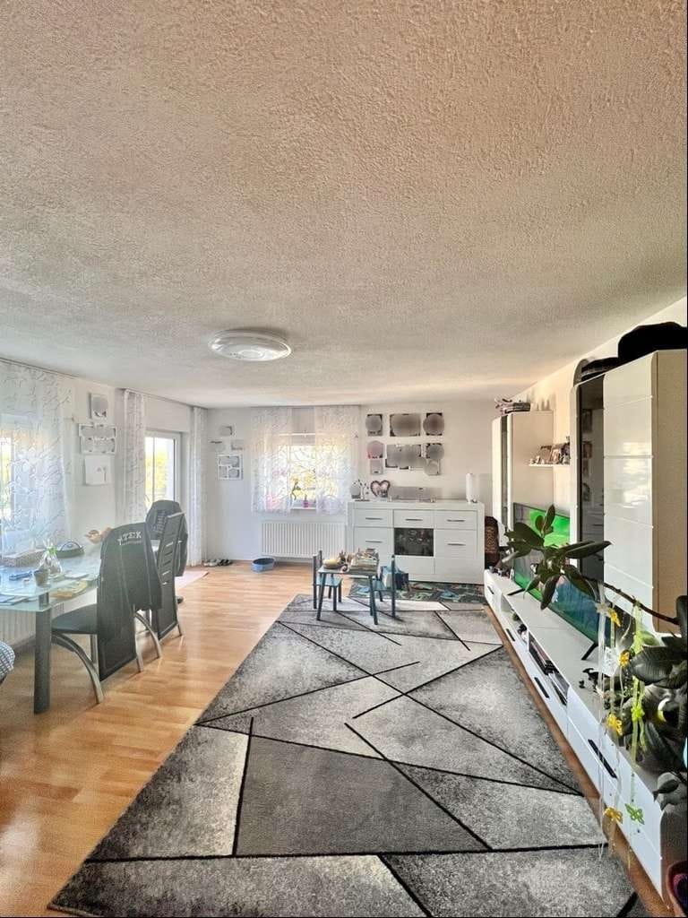 Immobilie in Kirchdorf an der Iller - Familienwohnung mit 4 Schlafzimmern, großer Dachterrasse und Parkplätzen - Bild 4