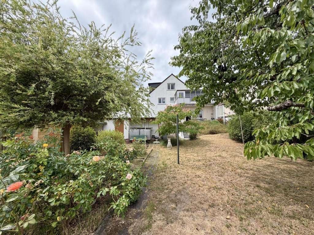 Immobilie in Obertshausen - Leerstehendes 3-Familienhaus mit großem Grundstück - ruhige Wohnlage - Bild 1